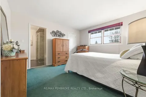 152 Reta Crescent Pembroke ON K8A 1B3