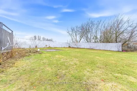 152 Reta Crescent Pembroke ON K8A 1B3