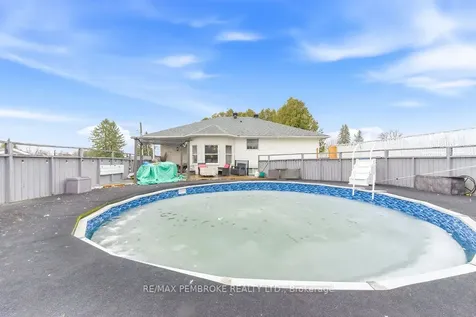 152 Reta Crescent Pembroke ON K8A 1B3