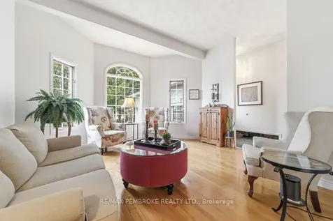 152 Reta Crescent Pembroke ON K8A 1B3