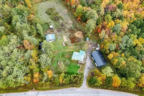 1741 Doe Lake Road Gravenhurst ON P1P 1R3