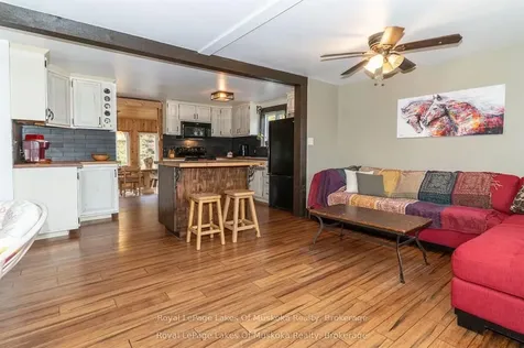 1741 Doe Lake Road Gravenhurst ON P1P 1R3