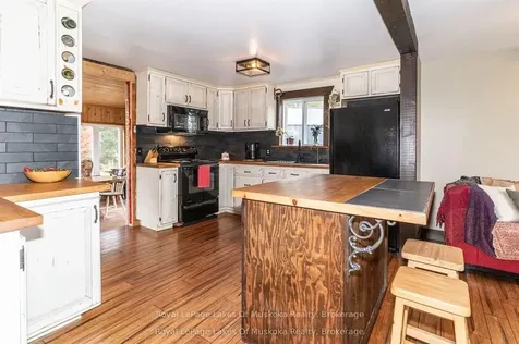 1741 Doe Lake Road Gravenhurst ON P1P 1R3