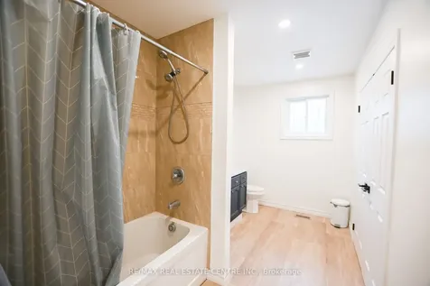 1078 South Kahshe Lake Road E Gravenhurst ON P0E 1G0