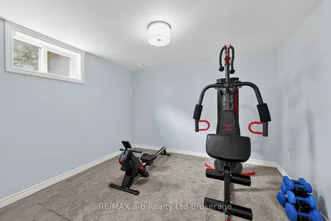 346 Riverview Drive Strathroy-caradoc ON N7G 4B7