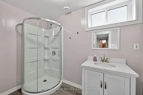 346 Riverview Drive Strathroy-caradoc ON N7G 4B7