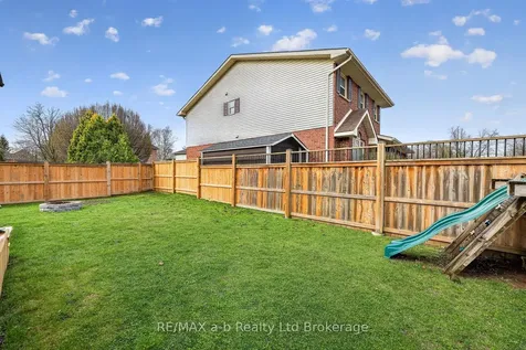 346 Riverview Drive Strathroy-caradoc ON N7G 4B7