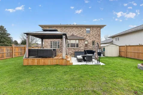 346 Riverview Drive Strathroy-caradoc ON N7G 4B7