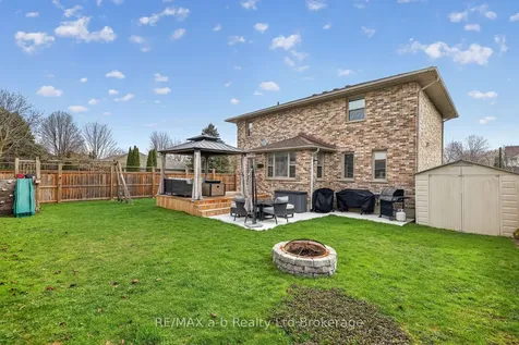 346 Riverview Drive Strathroy-caradoc ON N7G 4B7