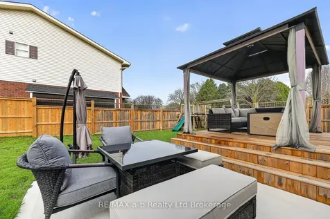 346 Riverview Drive Strathroy-caradoc ON N7G 4B7