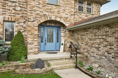 346 Riverview Drive Strathroy-caradoc ON N7G 4B7