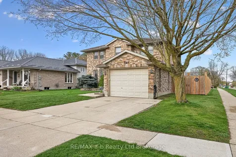 346 Riverview Drive Strathroy-caradoc ON N7G 4B7