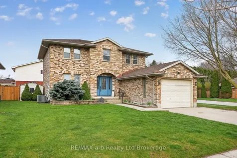 346 Riverview Drive Strathroy-caradoc ON N7G 4B7