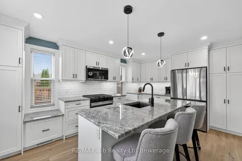 346 Riverview Drive Strathroy-caradoc ON N7G 4B7