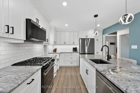 346 Riverview Drive Strathroy-caradoc ON N7G 4B7
