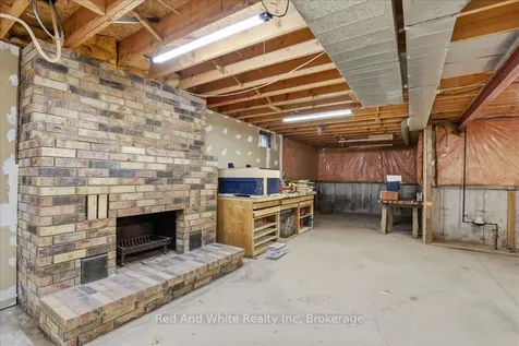 110 Milton Avenue W Cambridge ON N3C 3W5