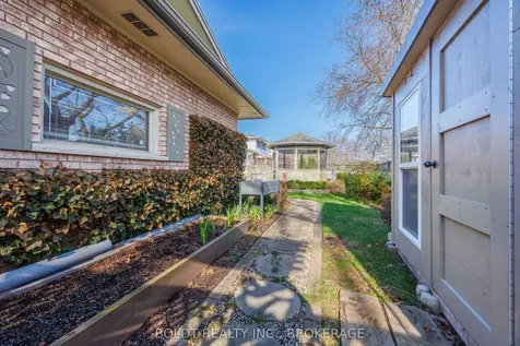24 Mississauga Road St. Catharines ON L2N 3K4