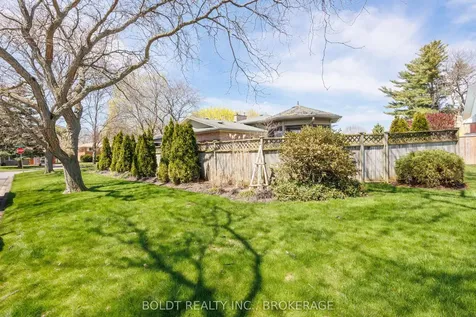 24 Mississauga Road St. Catharines ON L2N 3K4