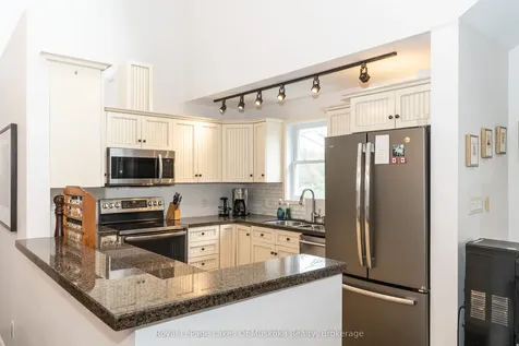 49 Pinetree Road Gravenhurst ON P1P 1R2
