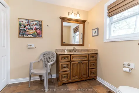49 Pinetree Road Gravenhurst ON P1P 1R2