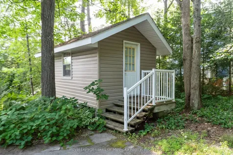 49 Pinetree Road Gravenhurst ON P1P 1R2