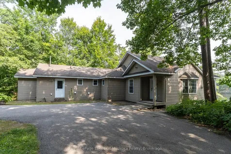 49 Pinetree Road Gravenhurst ON P1P 1R2