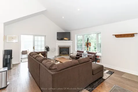 49 Pinetree Road Gravenhurst ON P1P 1R2
