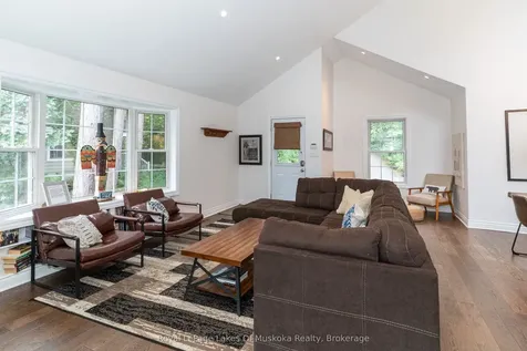 49 Pinetree Road Gravenhurst ON P1P 1R2