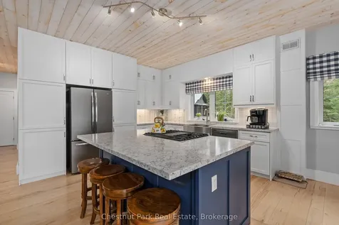 86 Bowyer Road Huntsville ON P1H 2J4