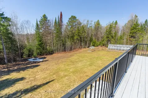 86 Bowyer Road Huntsville ON P1H 2J4