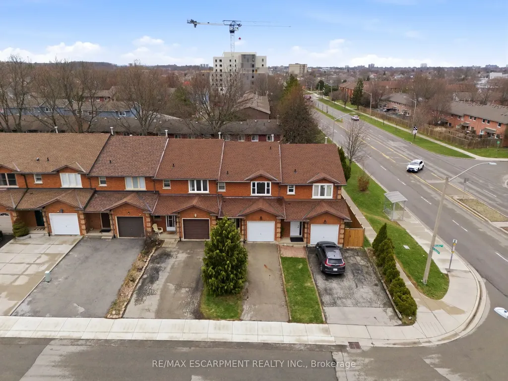 165 Essling Avenue Hamilton ON L9B 2H9