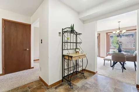 165 Essling Avenue Hamilton ON L9B 2H9
