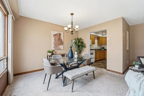 165 Essling Avenue Hamilton ON L9B 2H9