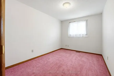165 Essling Avenue Hamilton ON L9B 2H9