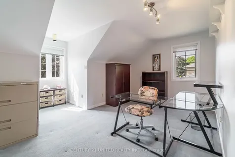 1656 Champlain Drive Peterborough ON K9L 1N6