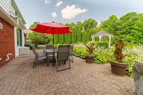 1656 Champlain Drive Peterborough ON K9L 1N6