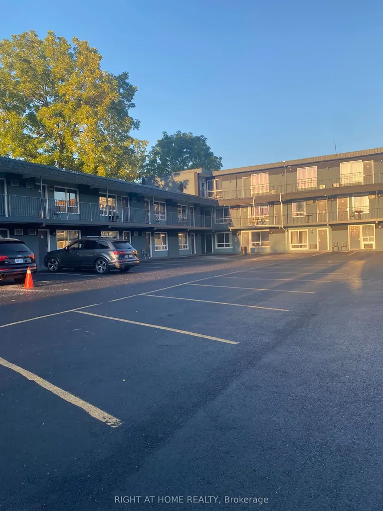 5958 Fallsview Boulevard Niagara Falls ON L2G 3V5