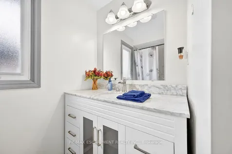 56 Hummingbird Lane Hamilton ON L9A 4A9