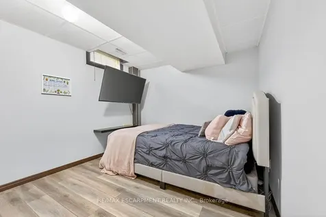 56 Hummingbird Lane Hamilton ON L9A 4A9