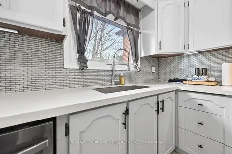 56 Hummingbird Lane Hamilton ON L9A 4A9