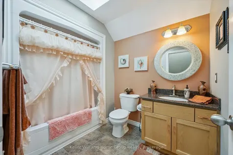 28 Harcourt Place Centre Wellington ON N1M 0A6