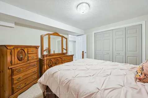 28 Harcourt Place Centre Wellington ON N1M 0A6