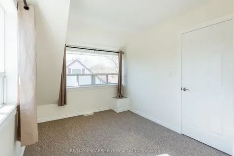 621 Rosseau Road Hamilton ON L8K 4T9