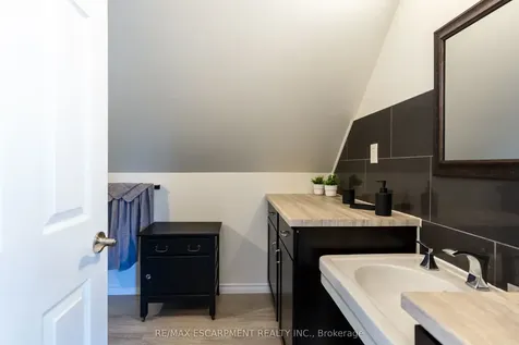 621 Rosseau Road Hamilton ON L8K 4T9