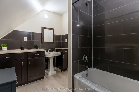 621 Rosseau Road Hamilton ON L8K 4T9