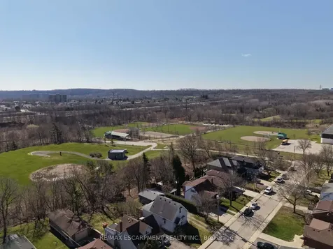 621 Rosseau Road Hamilton ON L8K 4T9