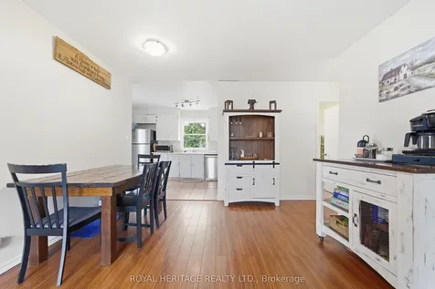 15 Kidd Avenue Quinte West ON K8V 2C6