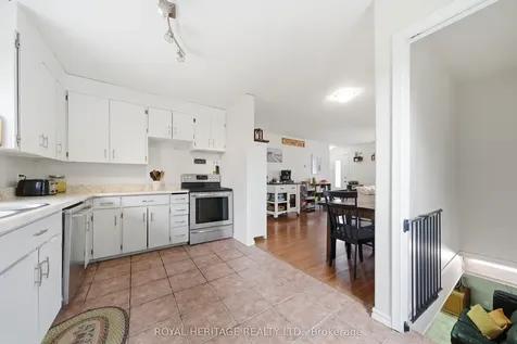 15 Kidd Avenue Quinte West ON K8V 2C6