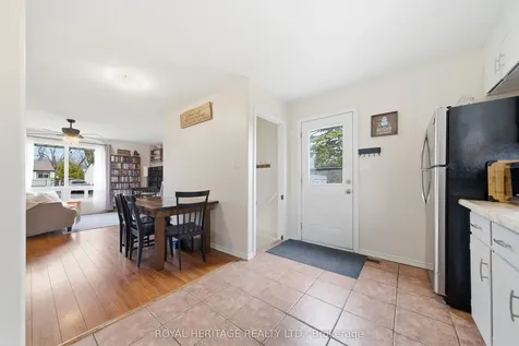 15 Kidd Avenue Quinte West ON K8V 2C6
