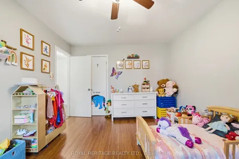 15 Kidd Avenue Quinte West ON K8V 2C6